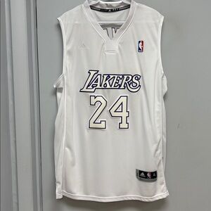 Kobe Bryant Los Angeles Lakers #24 White Swingman Jersey
XL